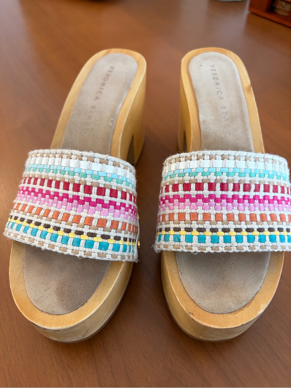 Veronica leather / wooden multicolored patterned slides